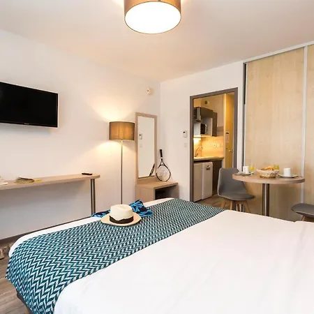 Hoteliere Odalys L'archipel לה רושל