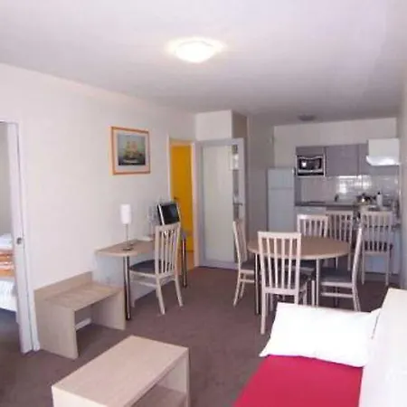 Hoteliere Odalys L'archipel לה רושל